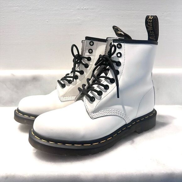 Dr. Martens Leather 8 Eye Hole Lace Up Round Toe High Cut Boots White Size 7